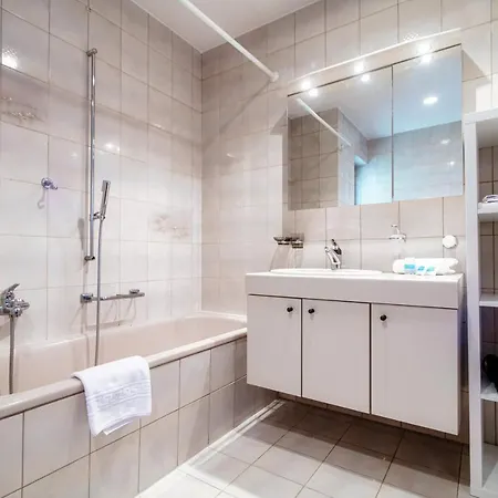 Lilia By Quokka 360 - Bright Spacious Flat With Panoramic Locarno View ゴルドラ
