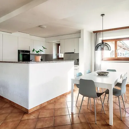 アパート Lilia By Quokka 360 - Bright Spacious Flat With Panoramic Locarno View ゴルドラ